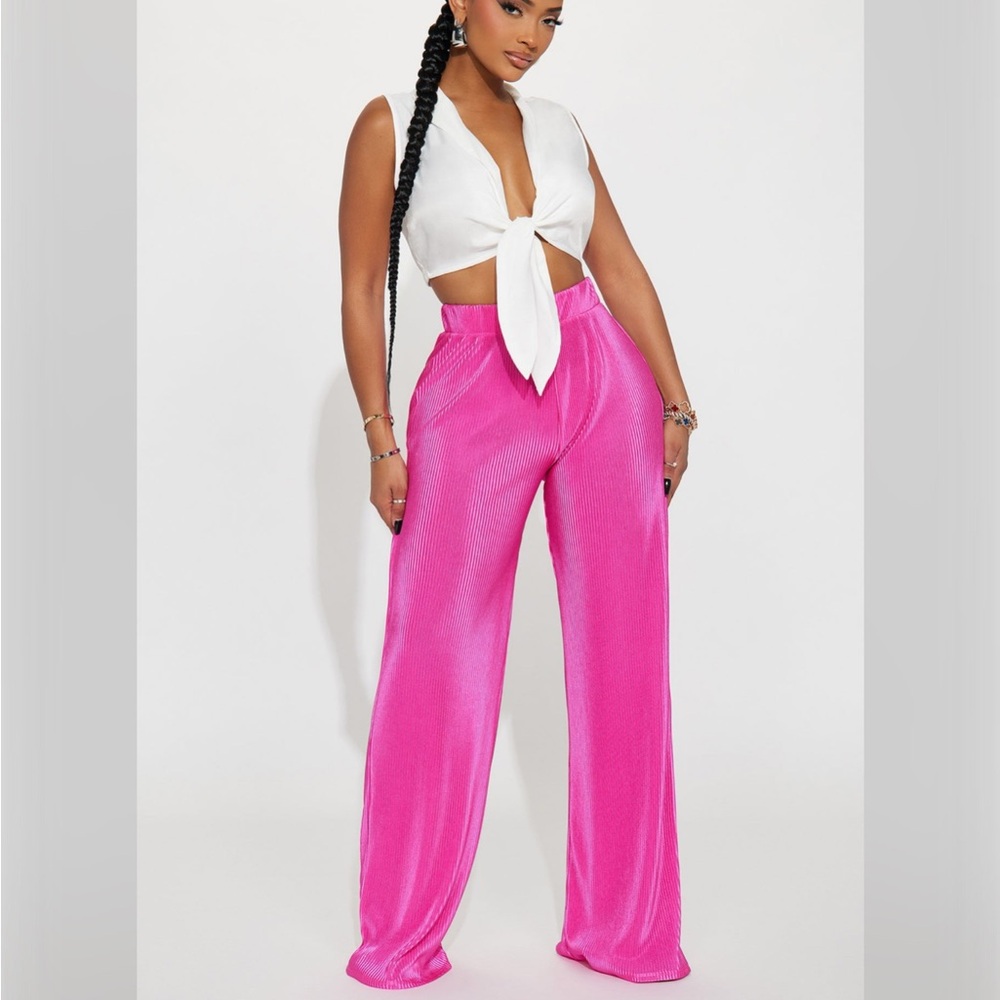 FASHION NOVA Plisse Pant Size M